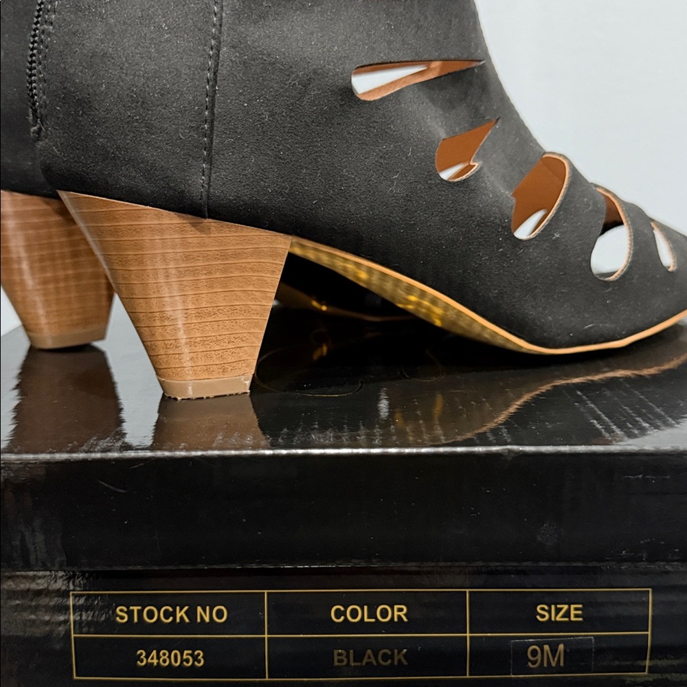 Black Cutout Ankle Booties Peep Toe Heels Versatile Everyday Chic Diane Gilman 9 - Picture 13 of 13